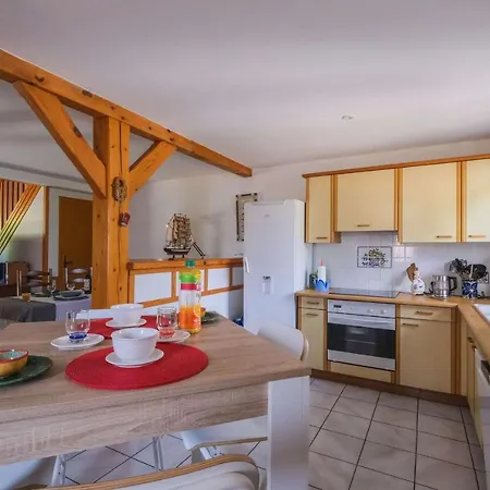Bourg, Maison Pour 6 Personnes Avec Terrasse Et Jardin Villa