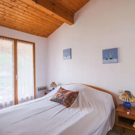 Bourg, Maison Pour 6 Personnes Avec Terrasse Et Jardin *
